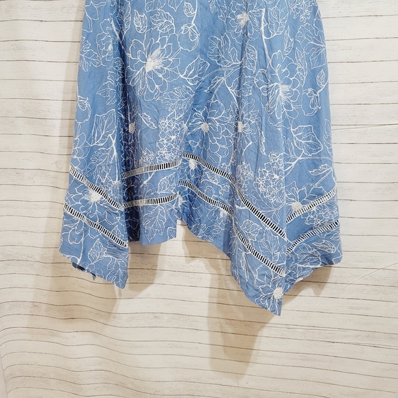 LULU'S Blue & White Halter Floral Knee Length Dress, sz MEDIUM - Picture 7 of 13